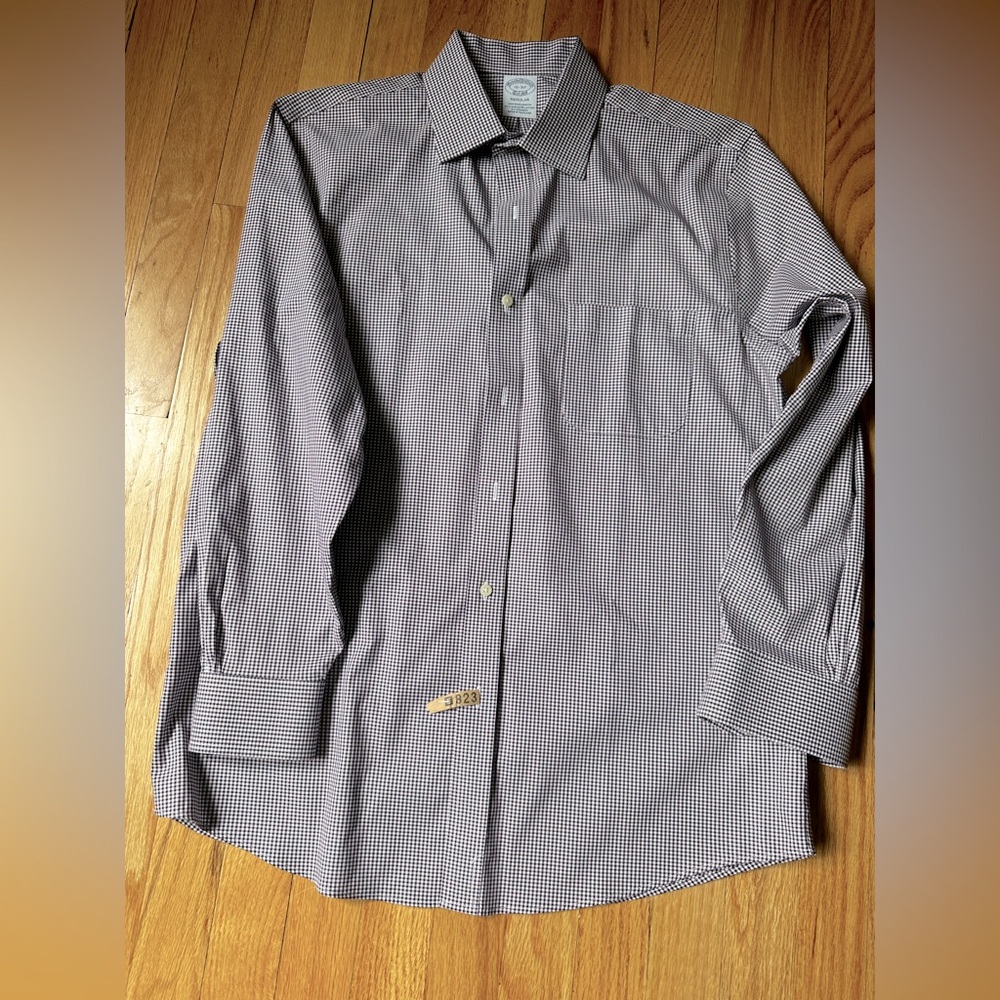 Brooks Brothers Men's Purple
Checkered Button Down Shirt size 15-32 worn once
